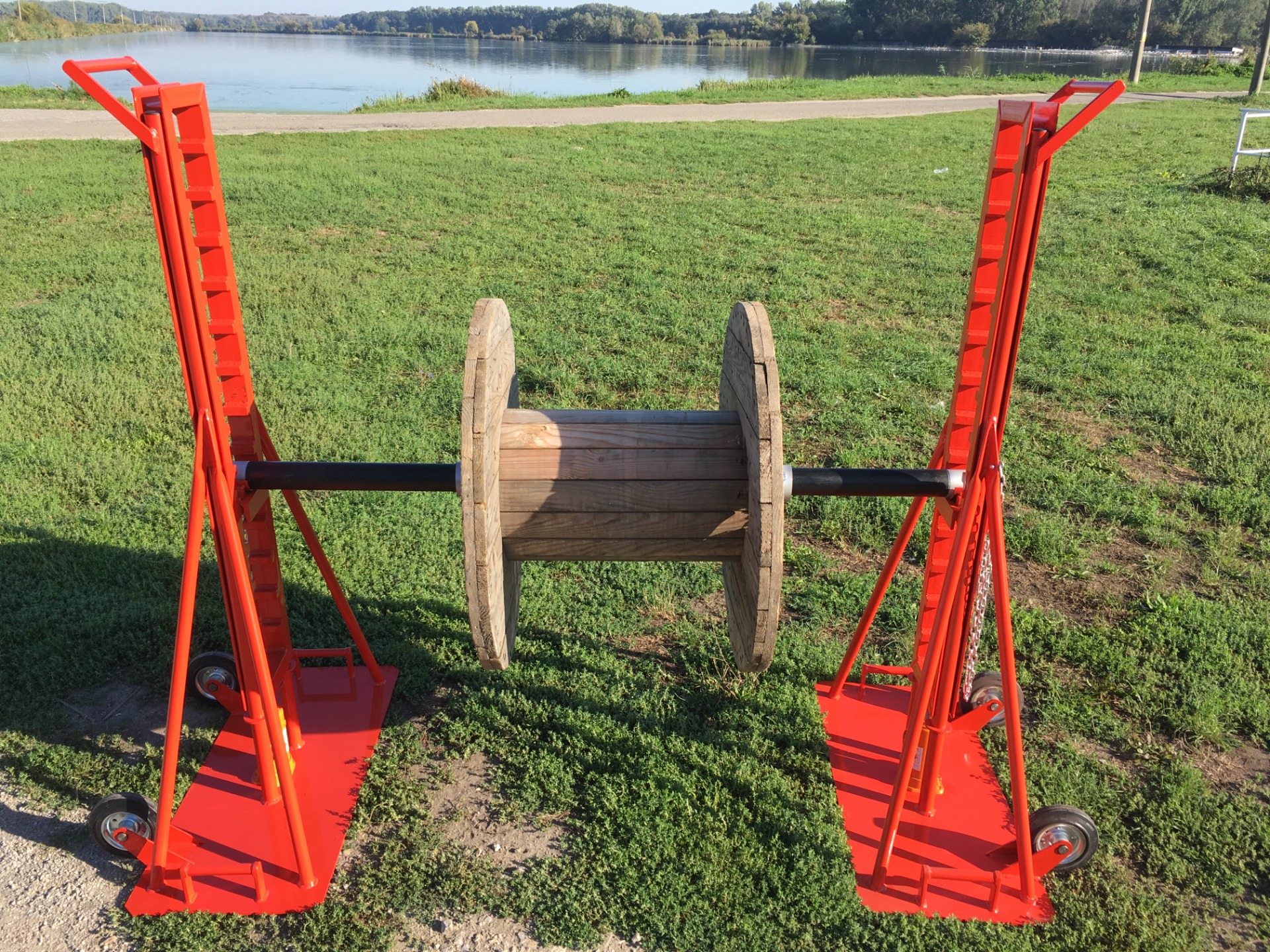 zvedák kabelových bubnů