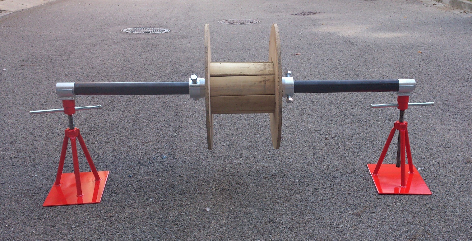 zvedák kabelových bubnů